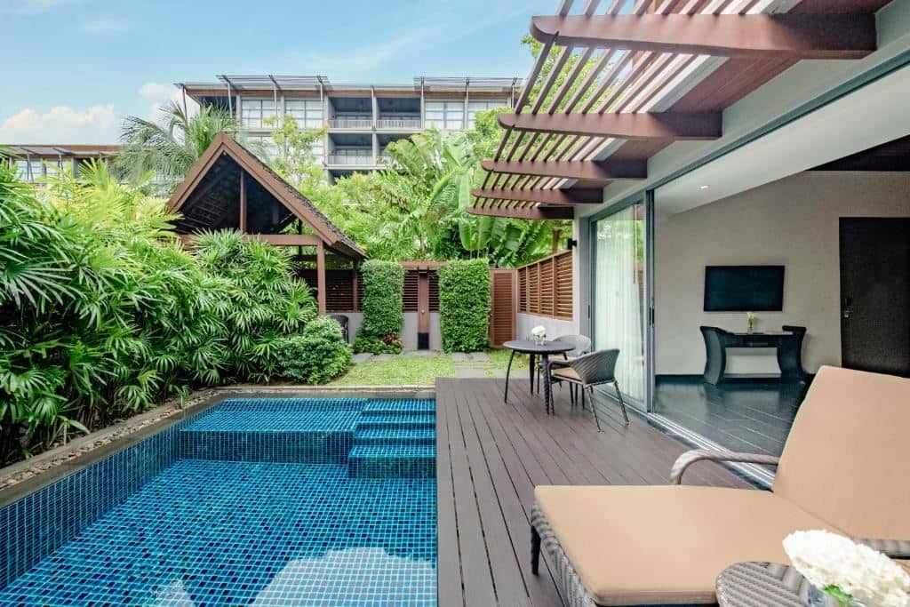 rooms-pool-pavilion