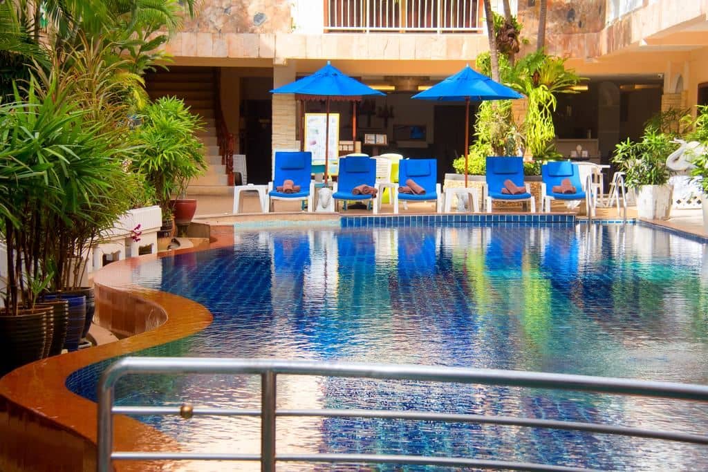 pools-outdoor-pool