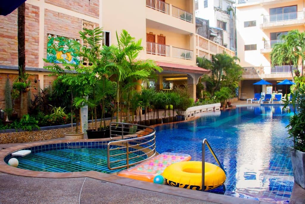 pools-outdoor-pool