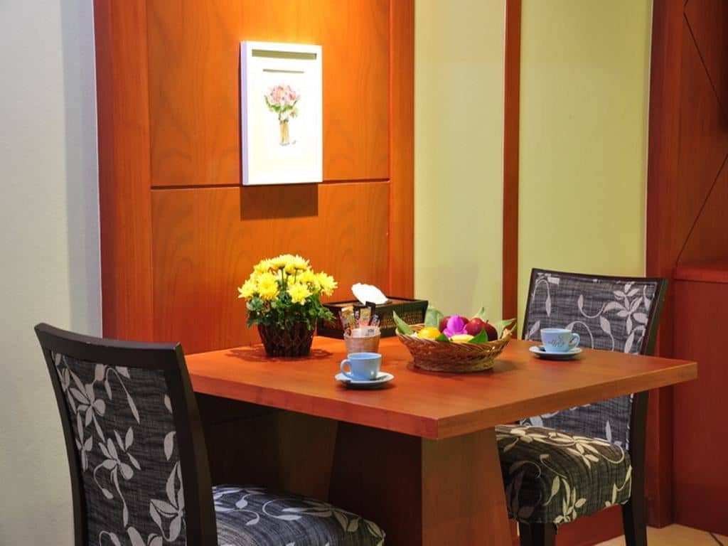 rooms-deluxe-room