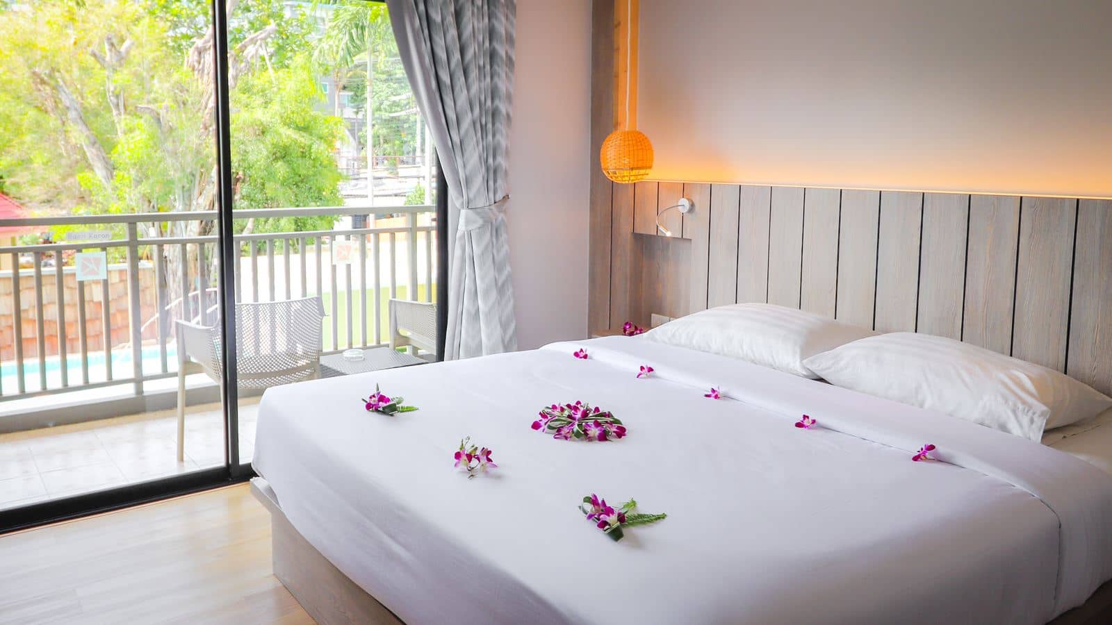 rooms-comfy-room