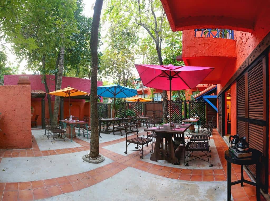 restaurants-moon-walk-restaurant
