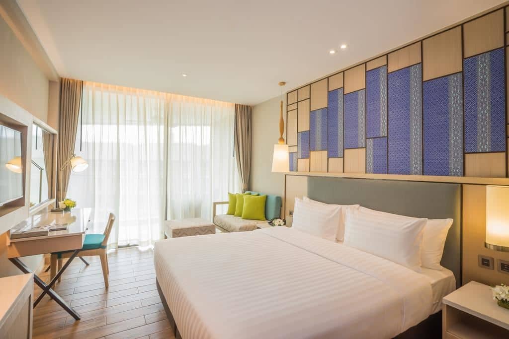 rooms-deluxe-room