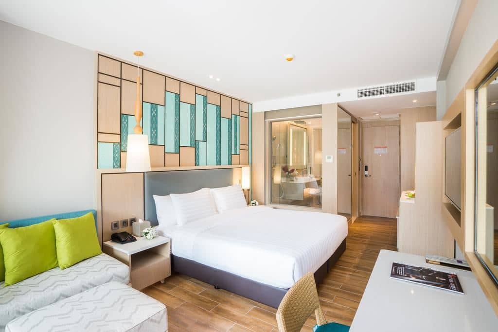 rooms-deluxe-pool-access