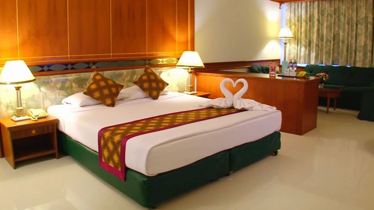 rooms-deluxe-room