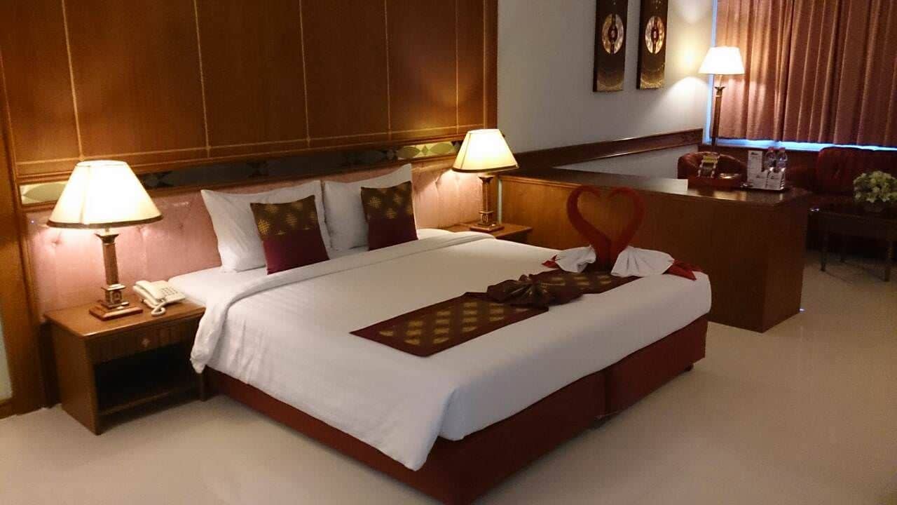 rooms-deluxe-room
