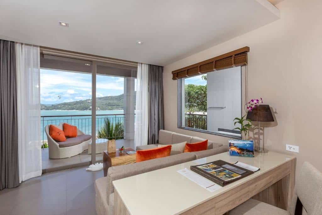 rooms-sea-view-jacuzzi-romance-suite