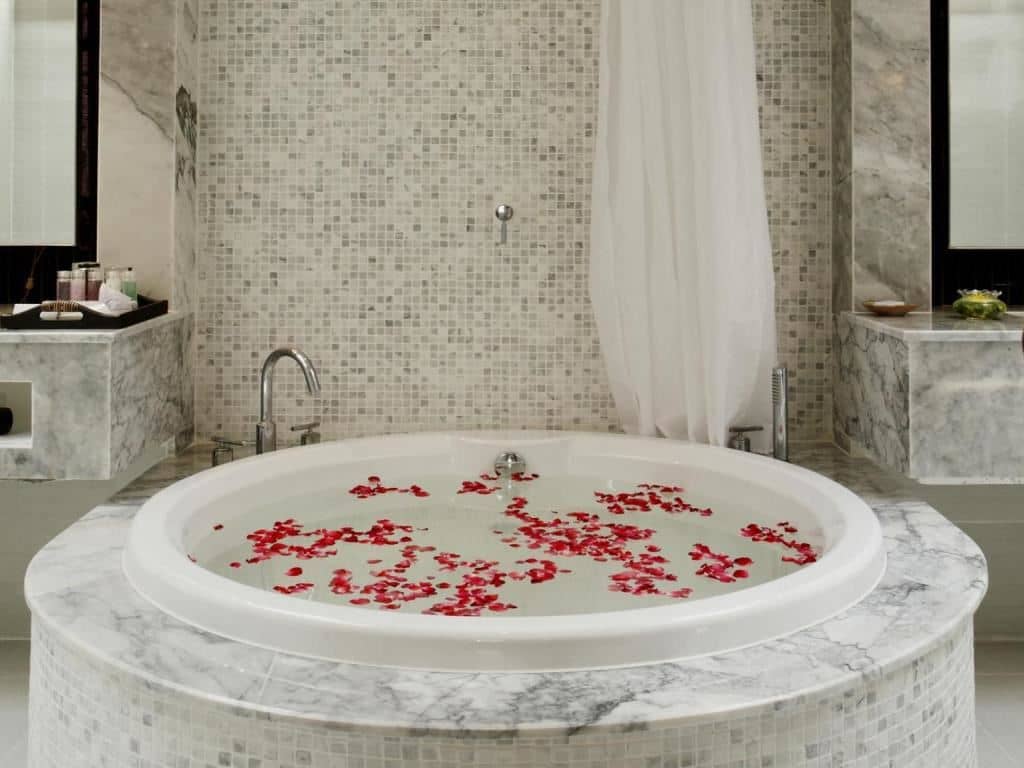 rooms-deluxe-spa