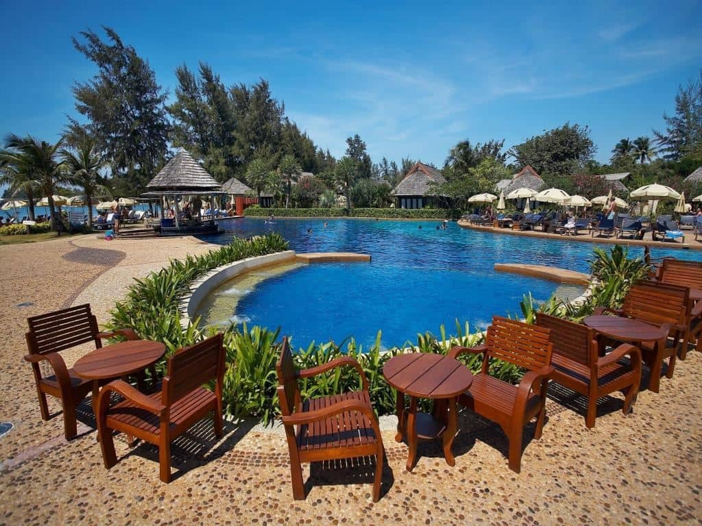 pools-outdoor-pool