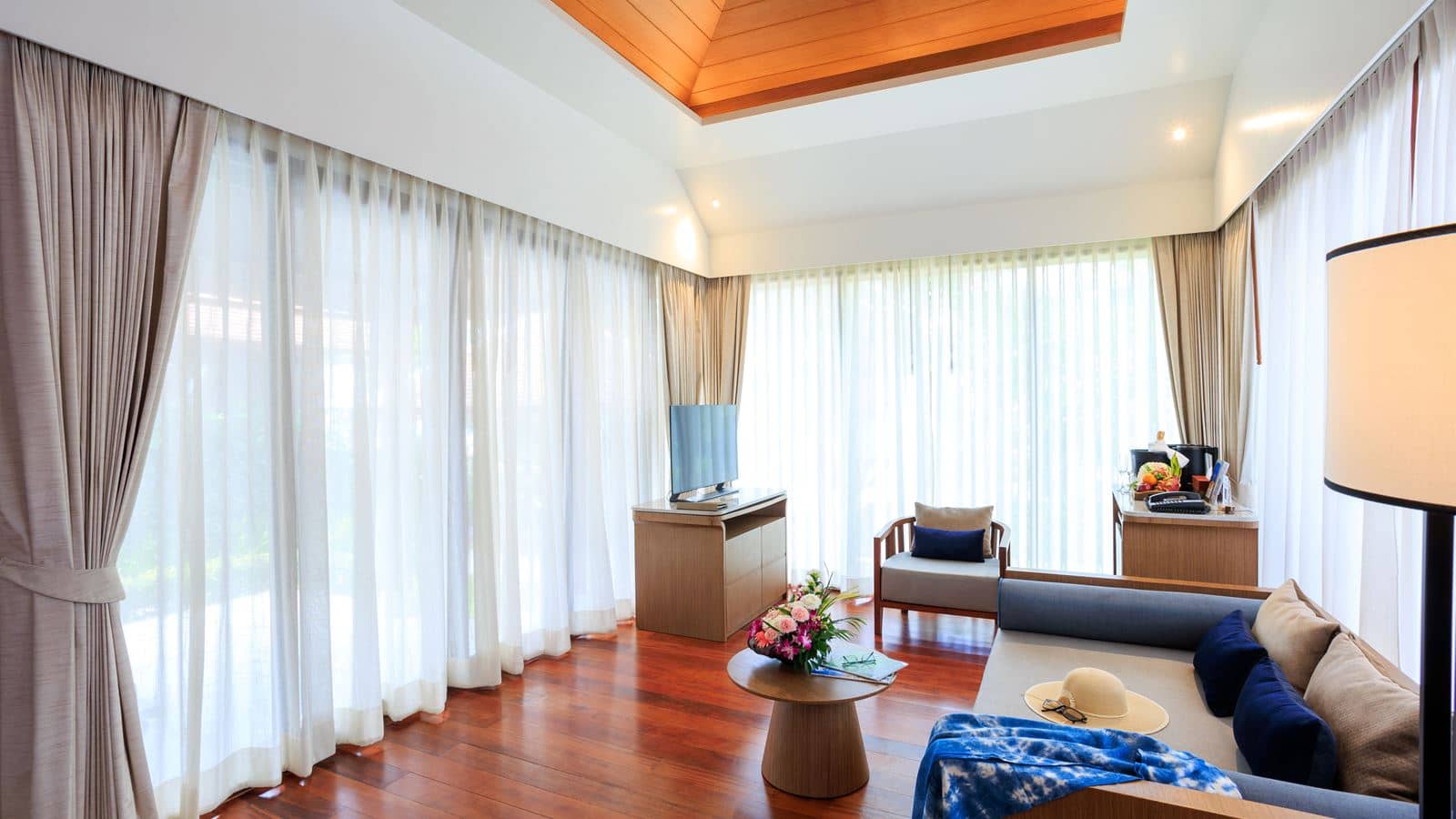 rooms-royal-suites