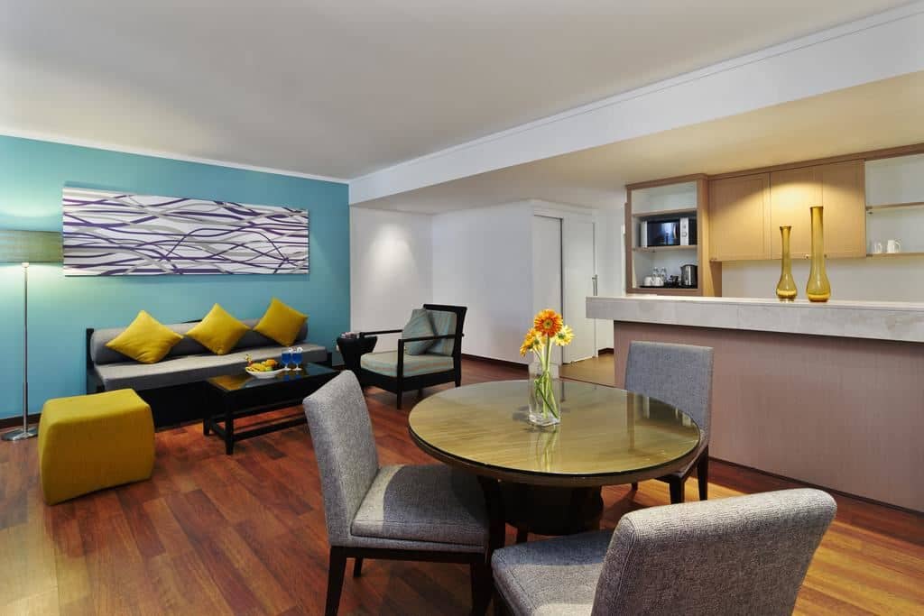 rooms-two-bedroom-suite-with-terrace-pool-view