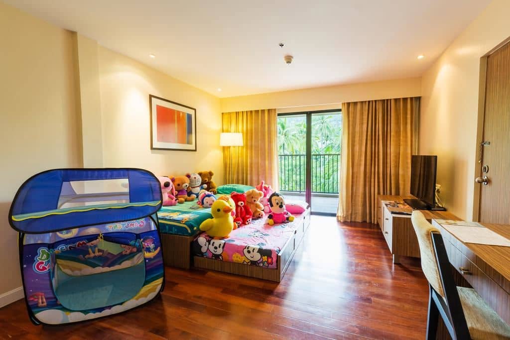 rooms-1-king-1-bunk-family-suite