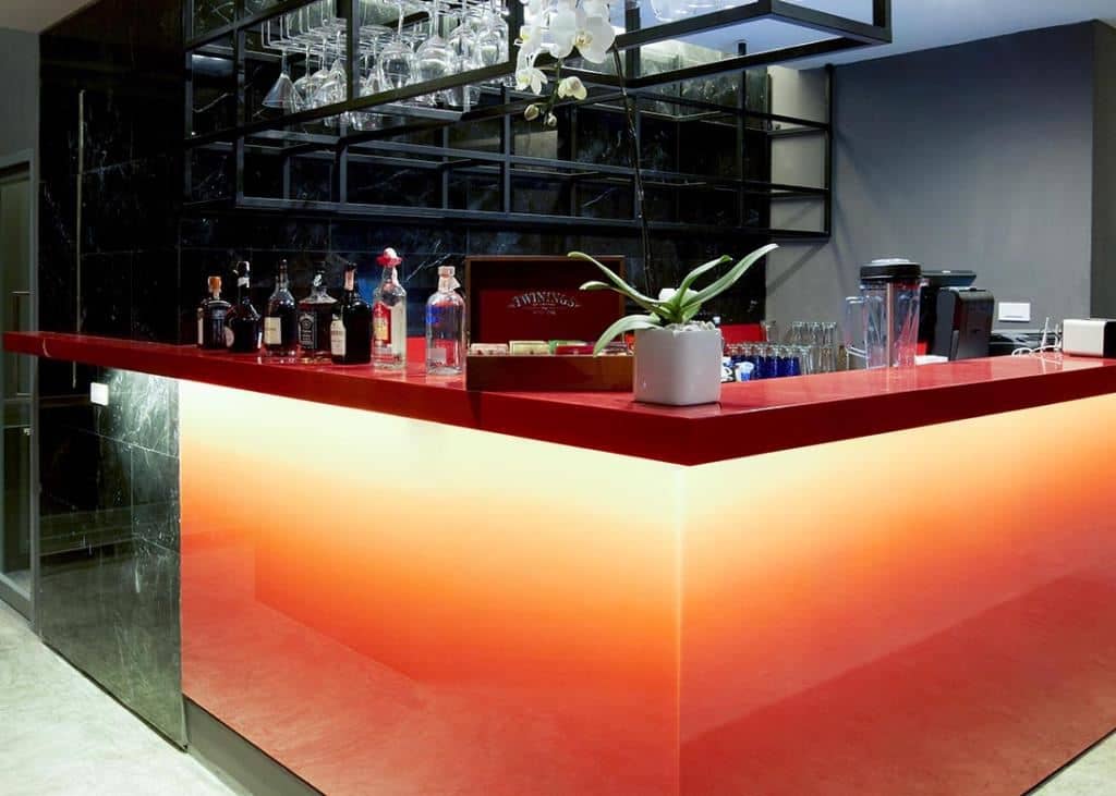 bars-qube-pool-bar