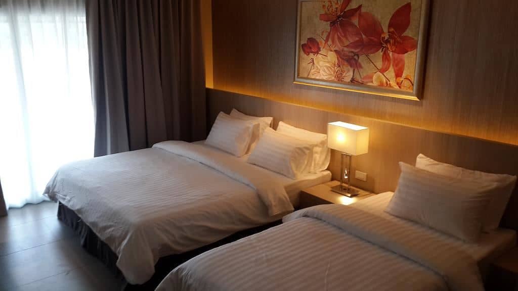 rooms-deluxe-room