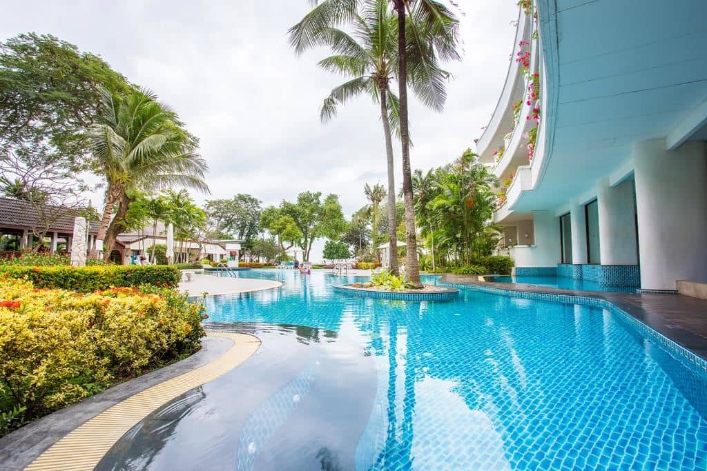 pools-outdoor-pool
