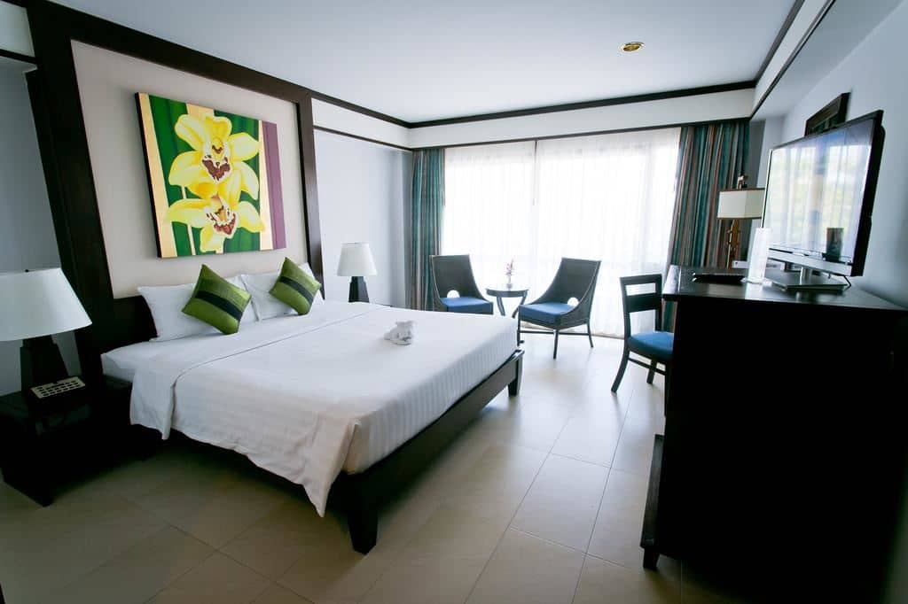 rooms-superior-main-room
