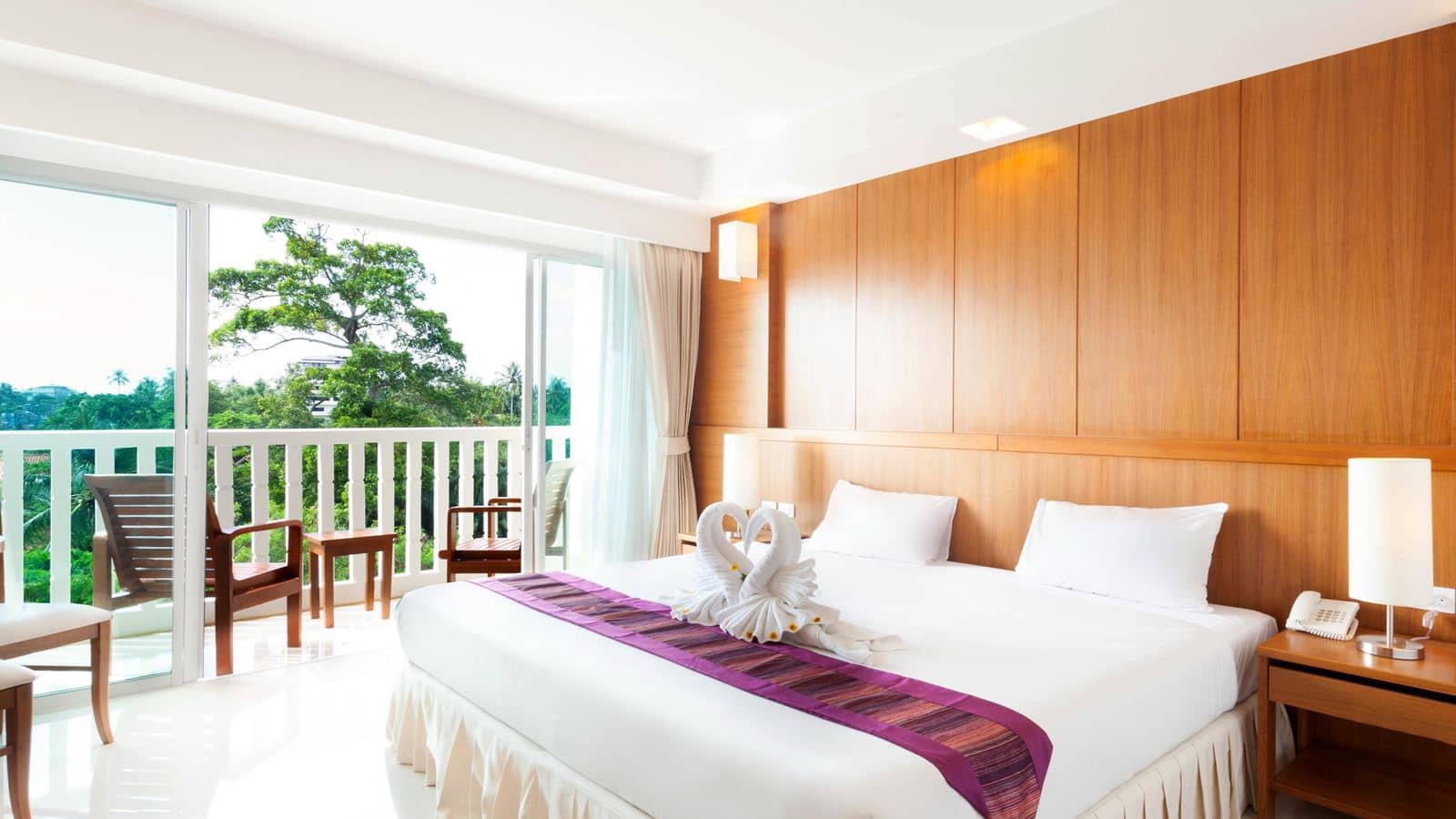 rooms-deluxe-room