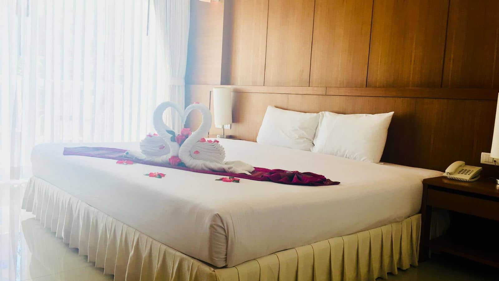 rooms-deluxe-semi-sea-view