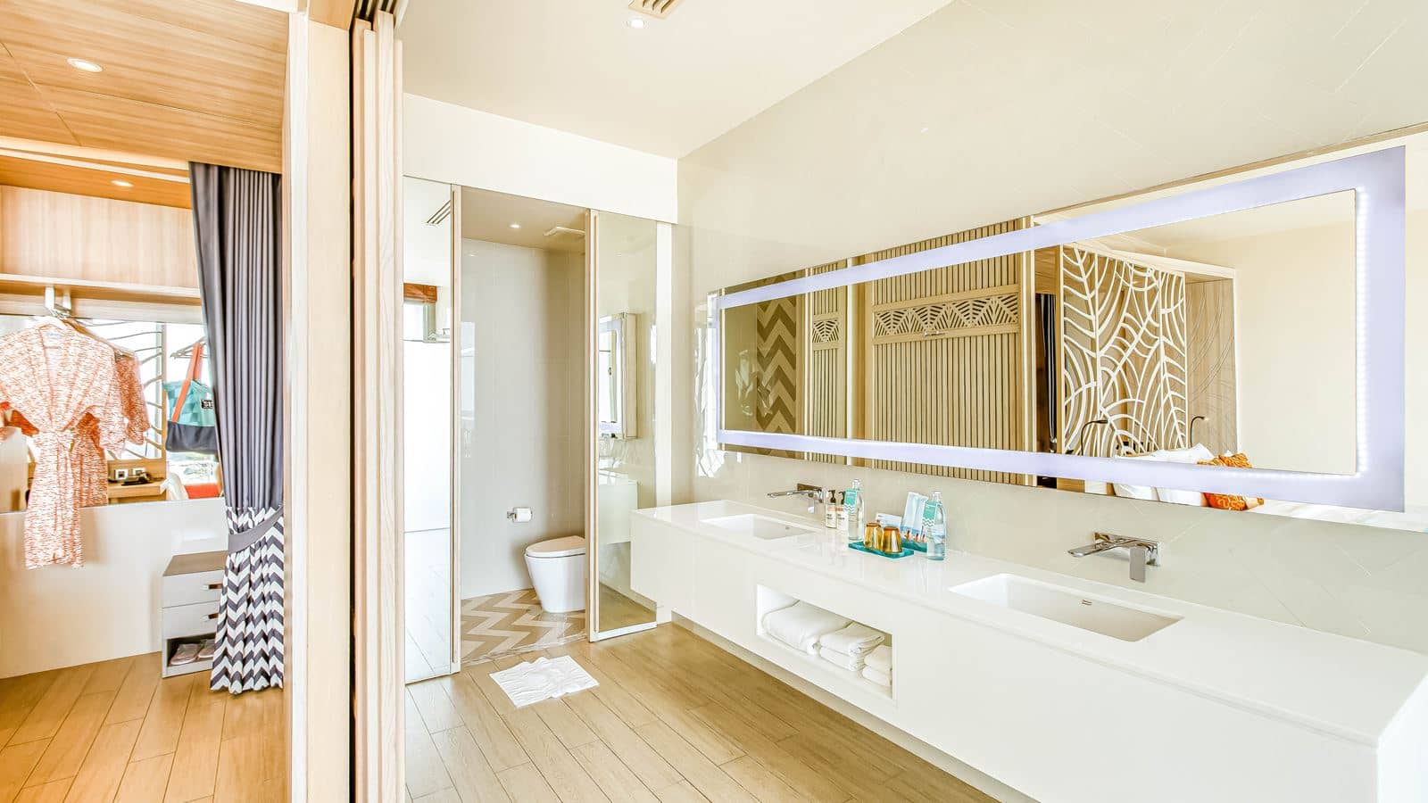 rooms-the-sis-suite