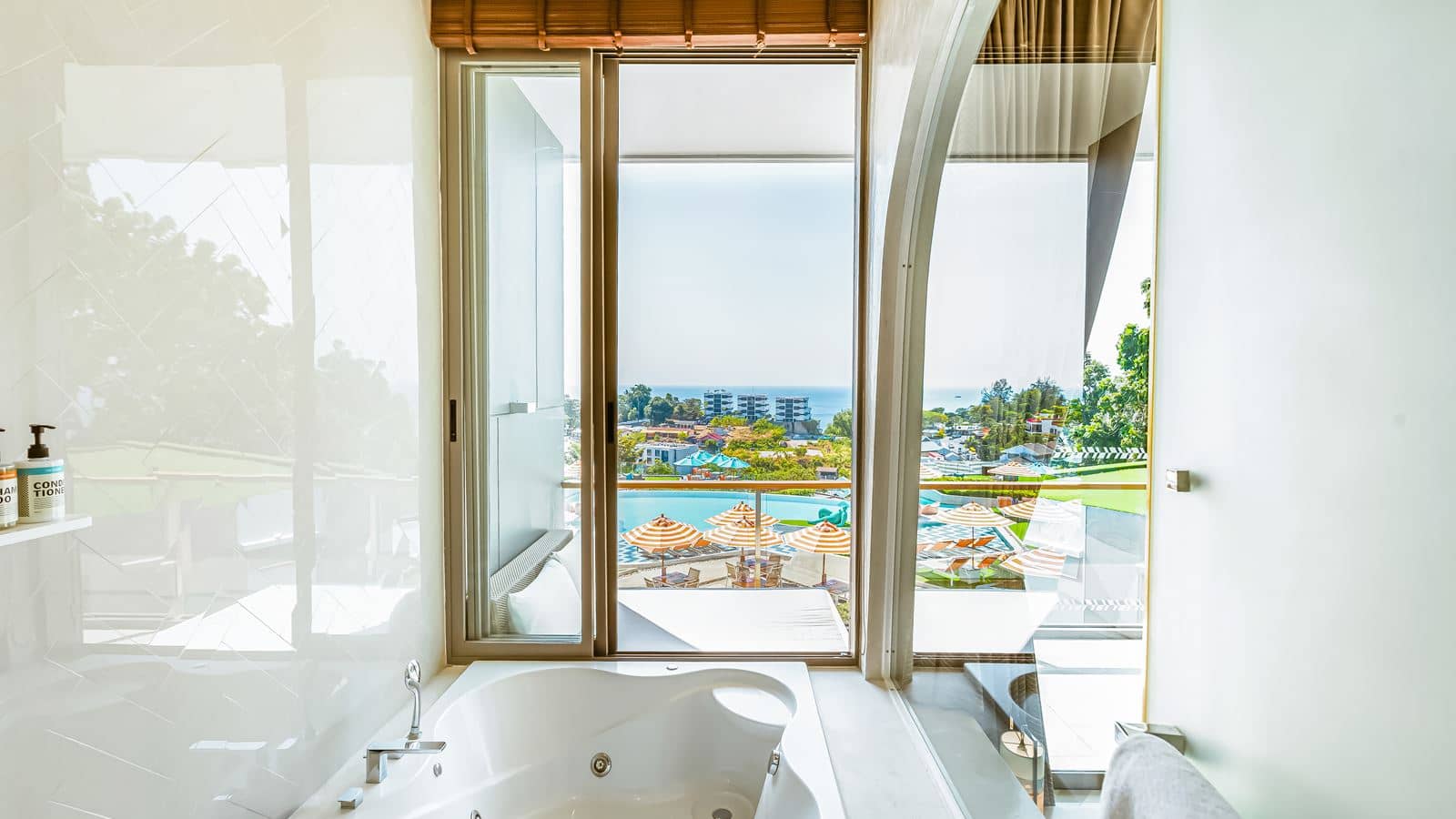 rooms-the-sis-suite