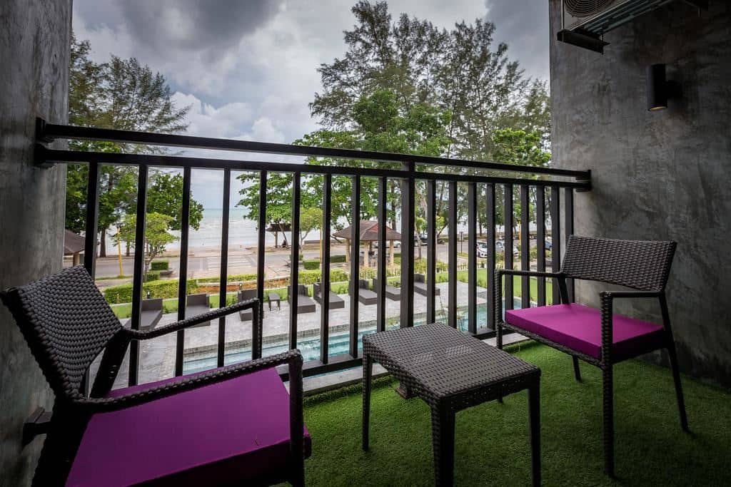 rooms-deluxe-sea-view