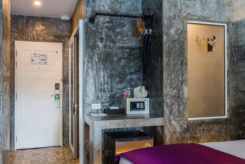 rooms-deluxe-pool-access