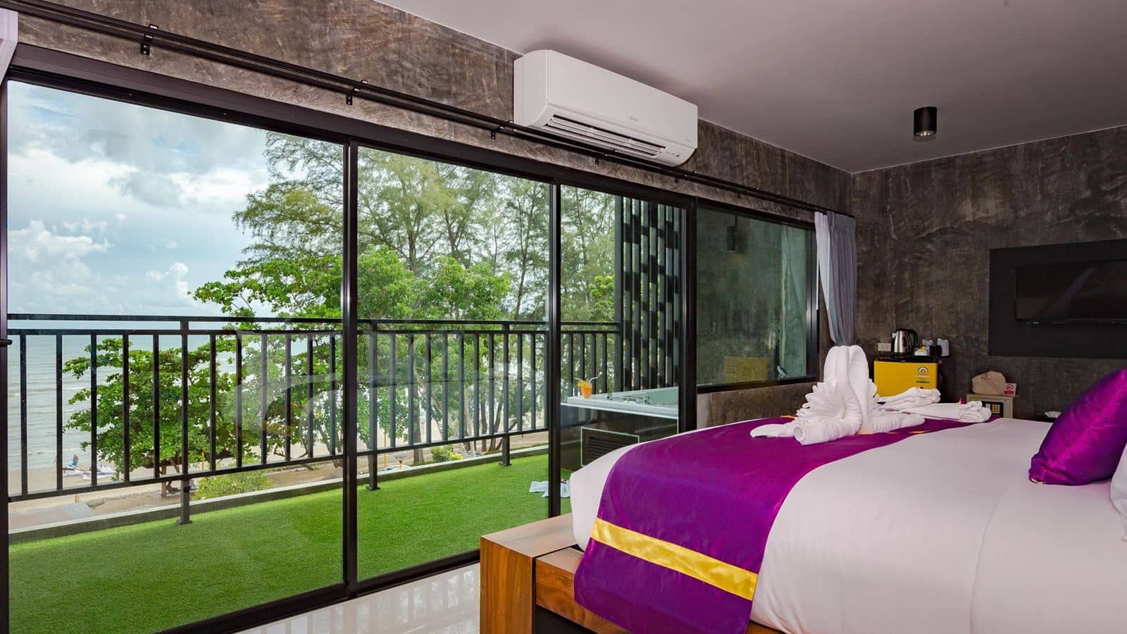 rooms-grand-deluxe-sea-view