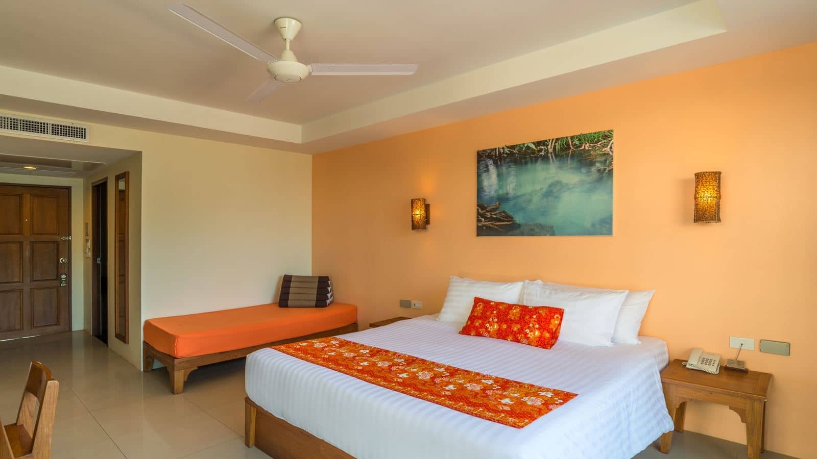 rooms-deluxe-room