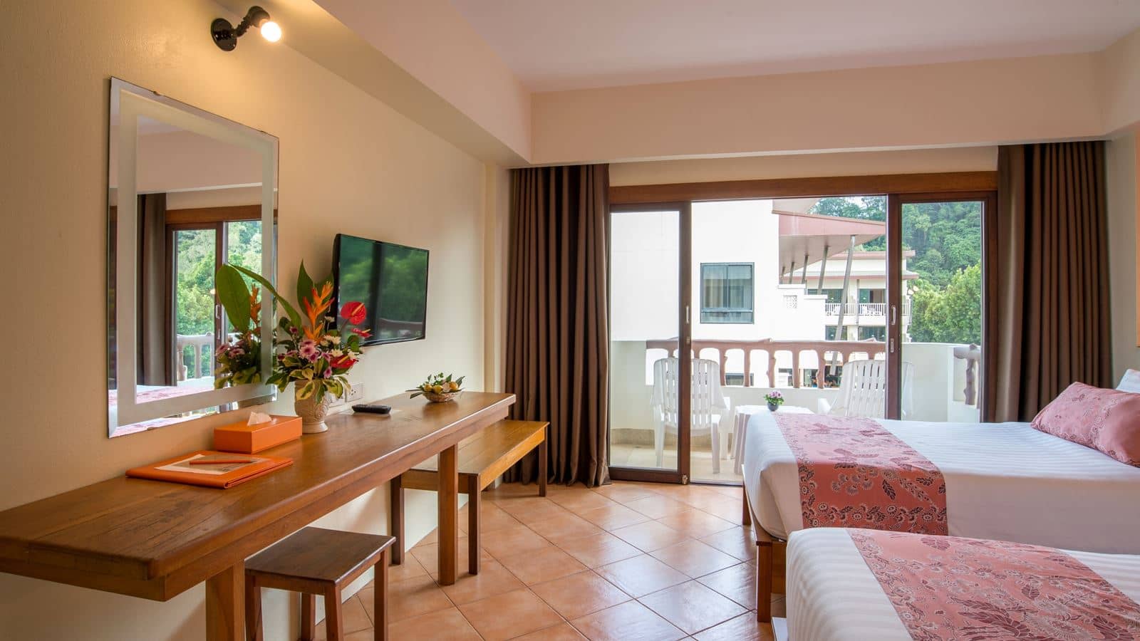 rooms-superior-room