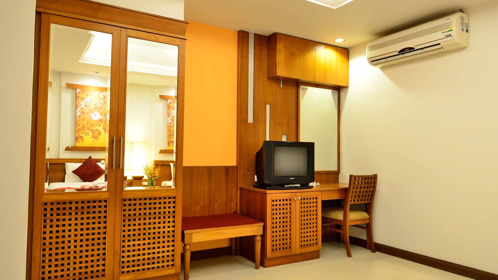 rooms-first-room-building