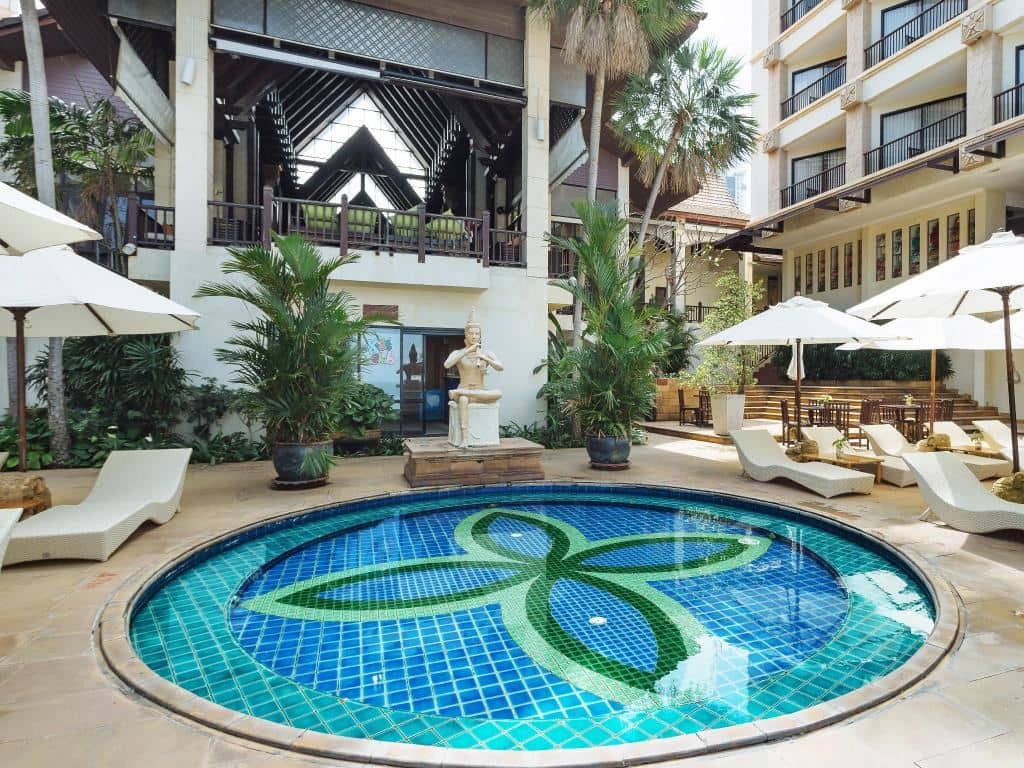 pools-outdoor-pool