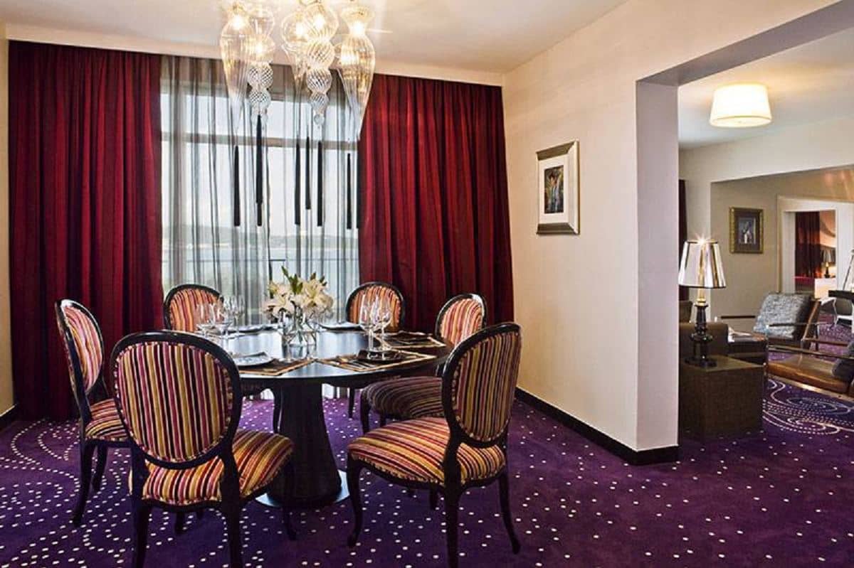 rooms-king-suite