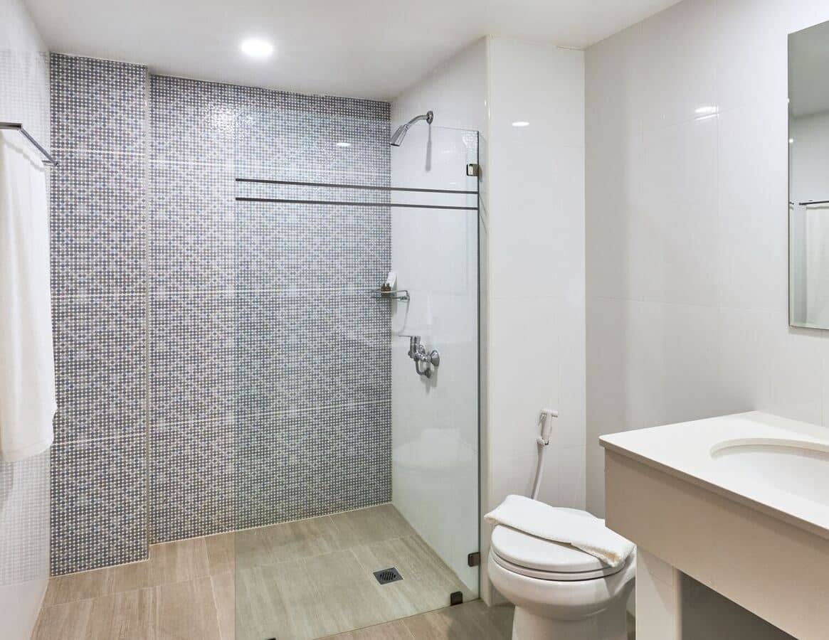 rooms-modern-superior-room