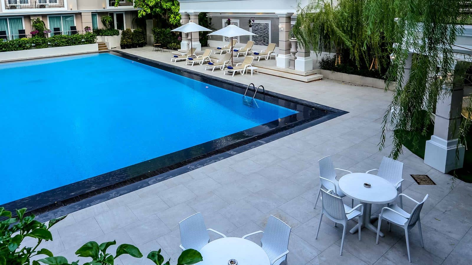 pools-indoor-pool