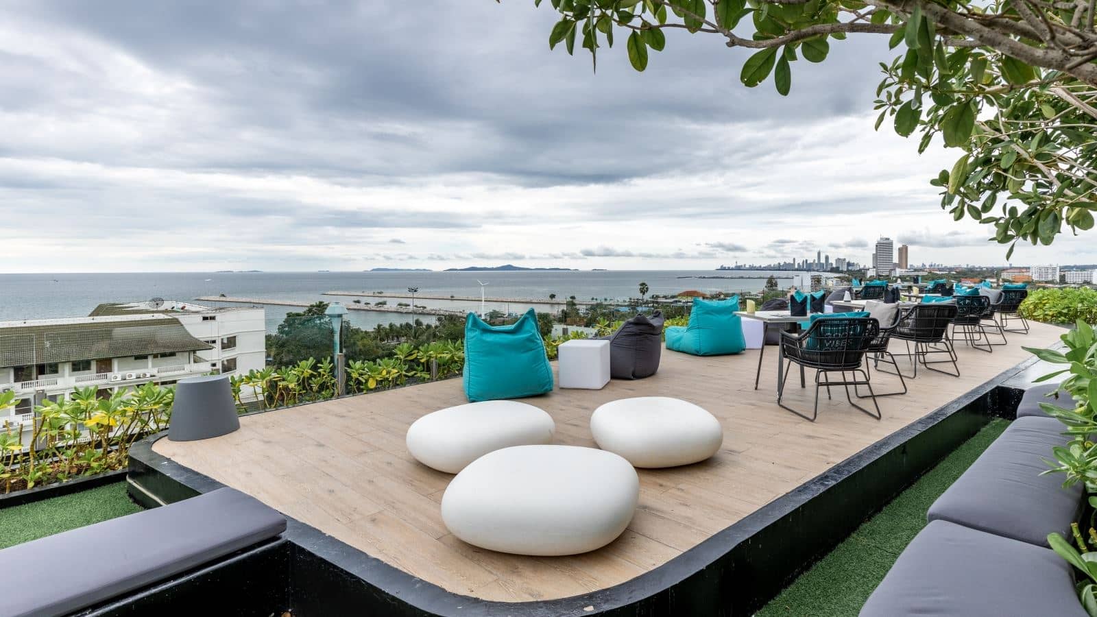 bars-sky-vibe-roof-top-bar