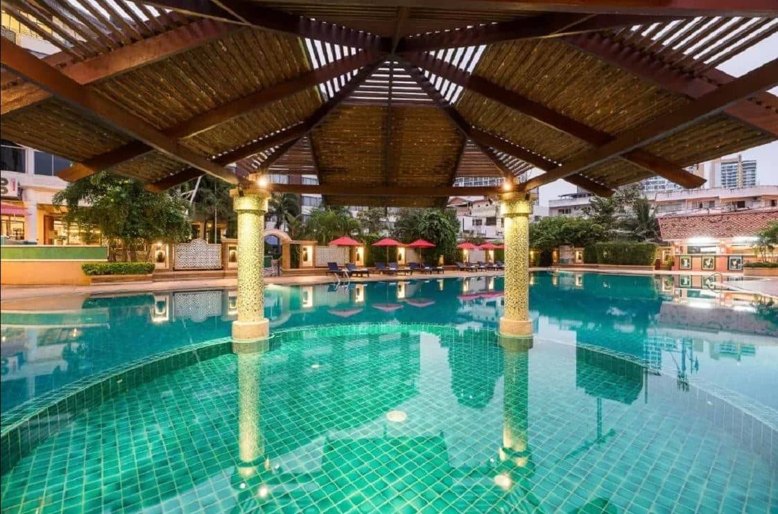 pools-outdoor-pool