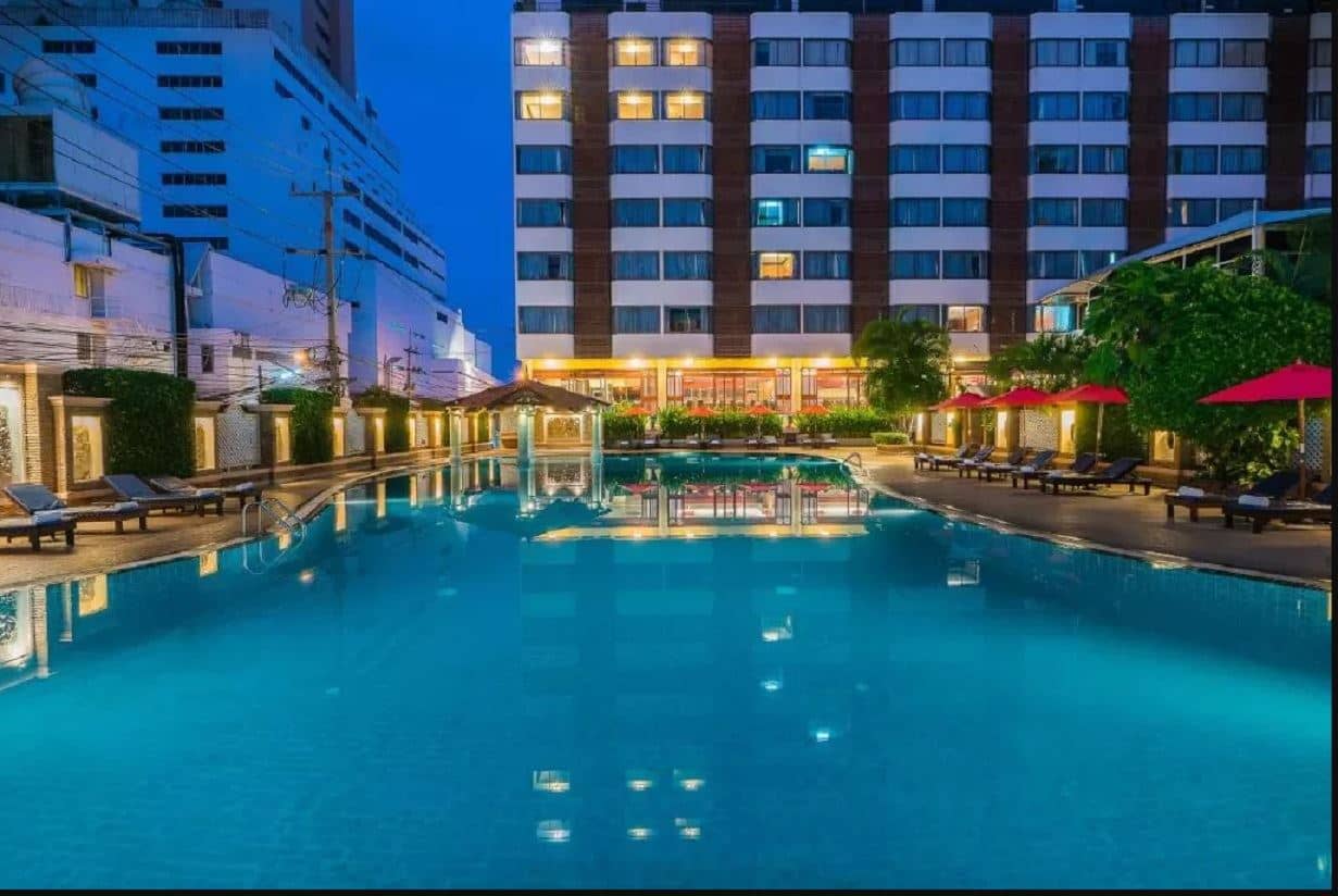 pools-outdoor-pool