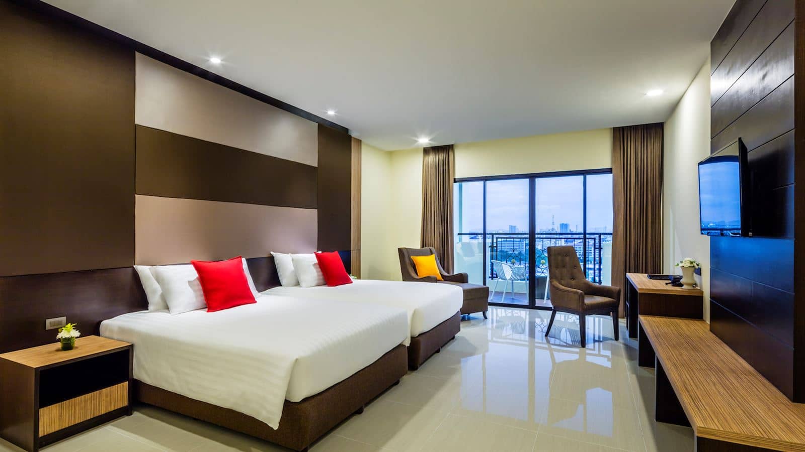 rooms-grand-room