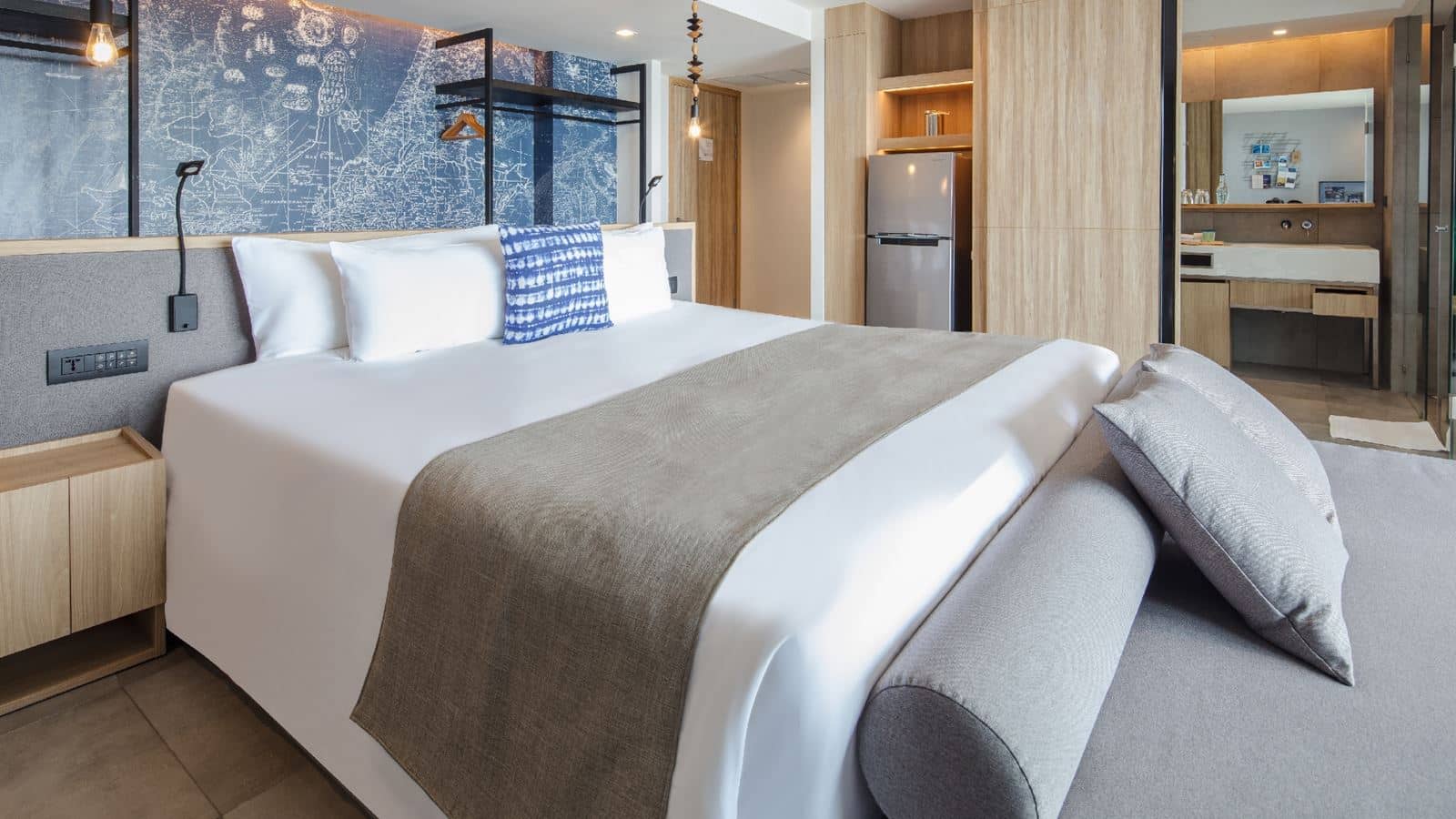 rooms-deluxe-oceanside