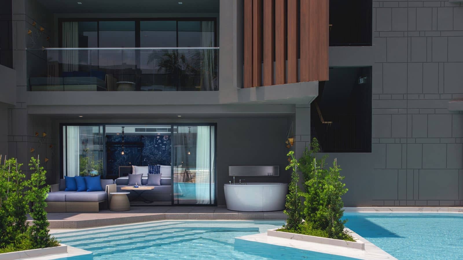 rooms-pool-access-grand