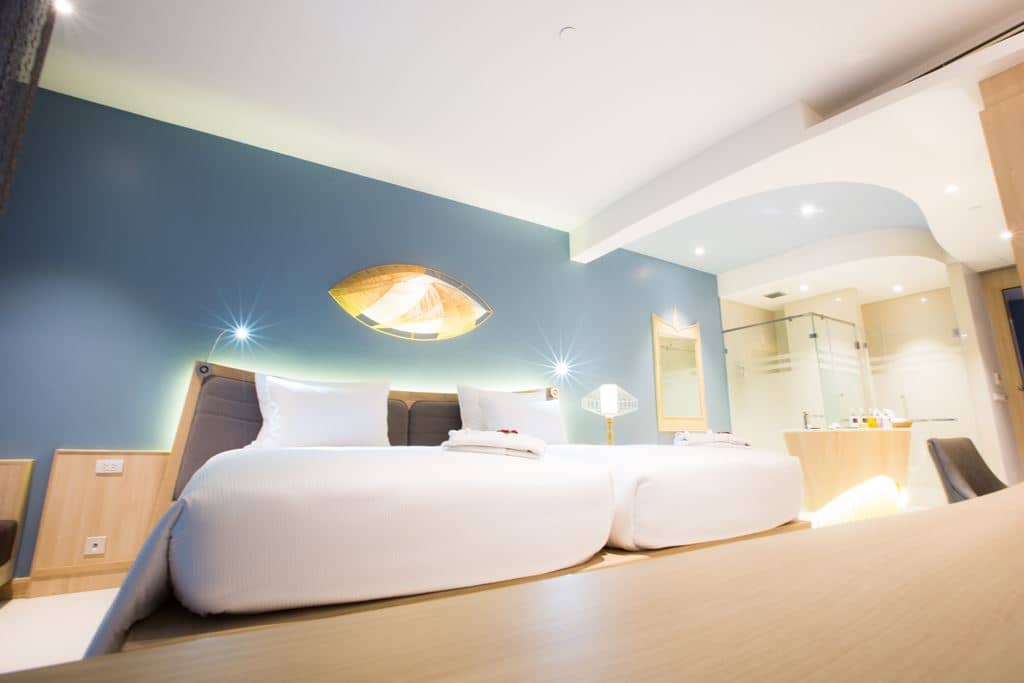 rooms-deluxe-room