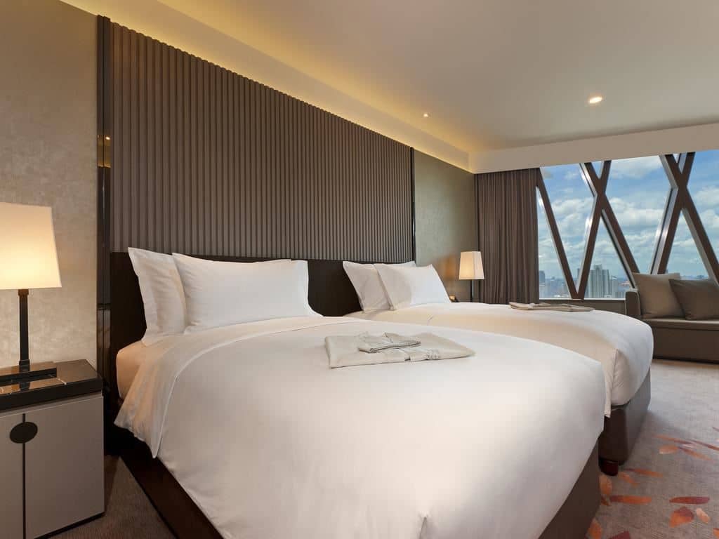rooms-deluxe-suite
