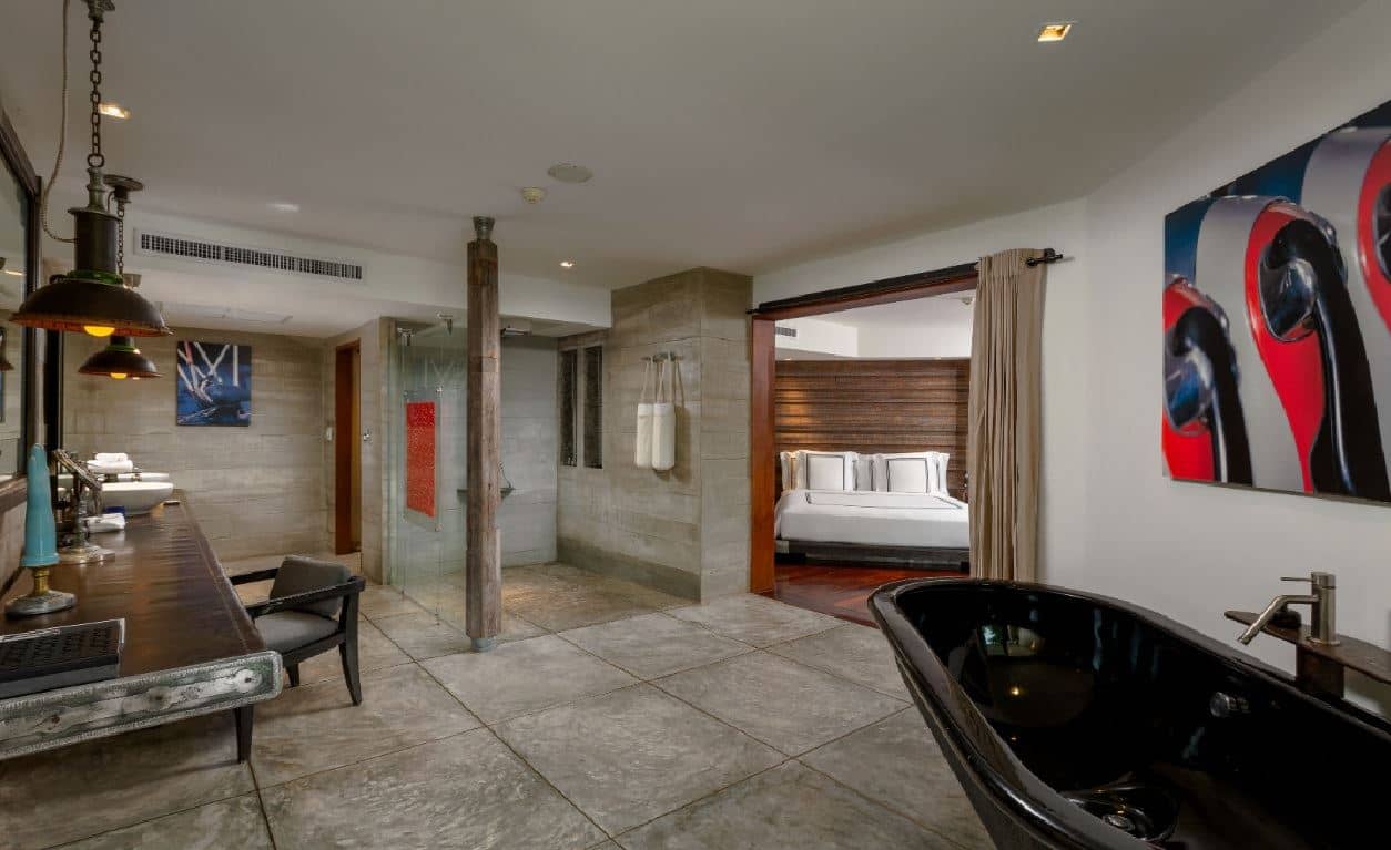 rooms-pearl-bed-suite