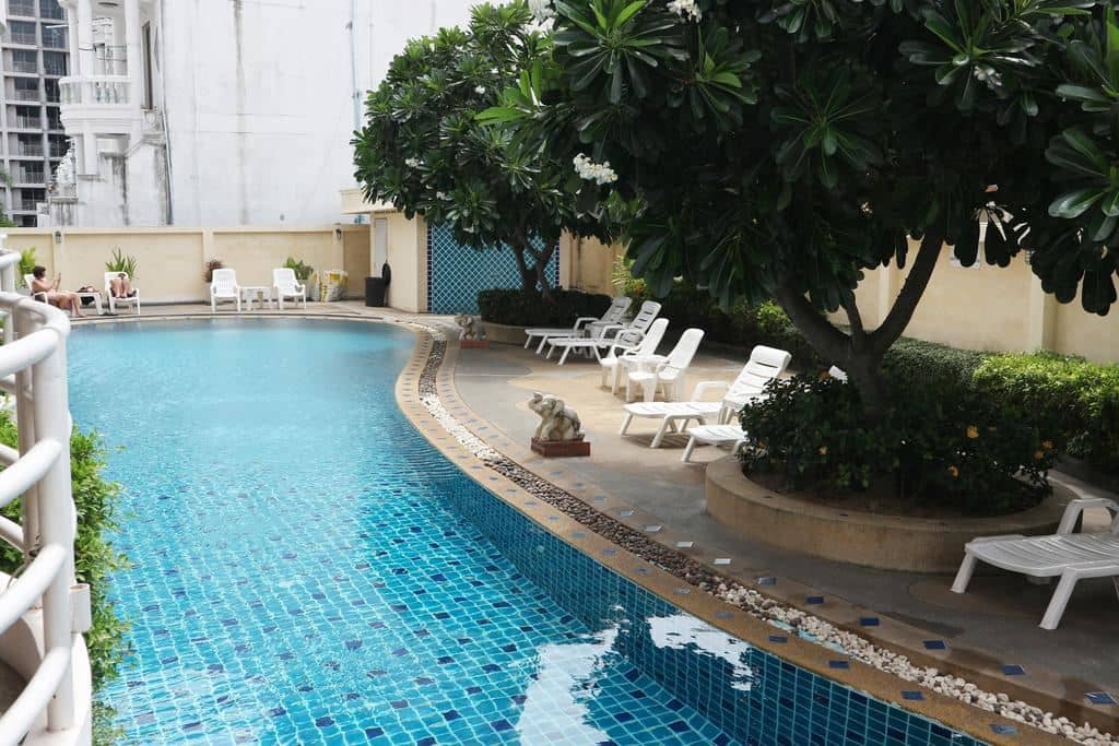 pools-outdoor-pool