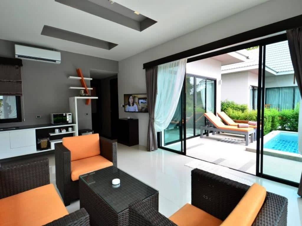 rooms-deluxe-suite-pool-villa