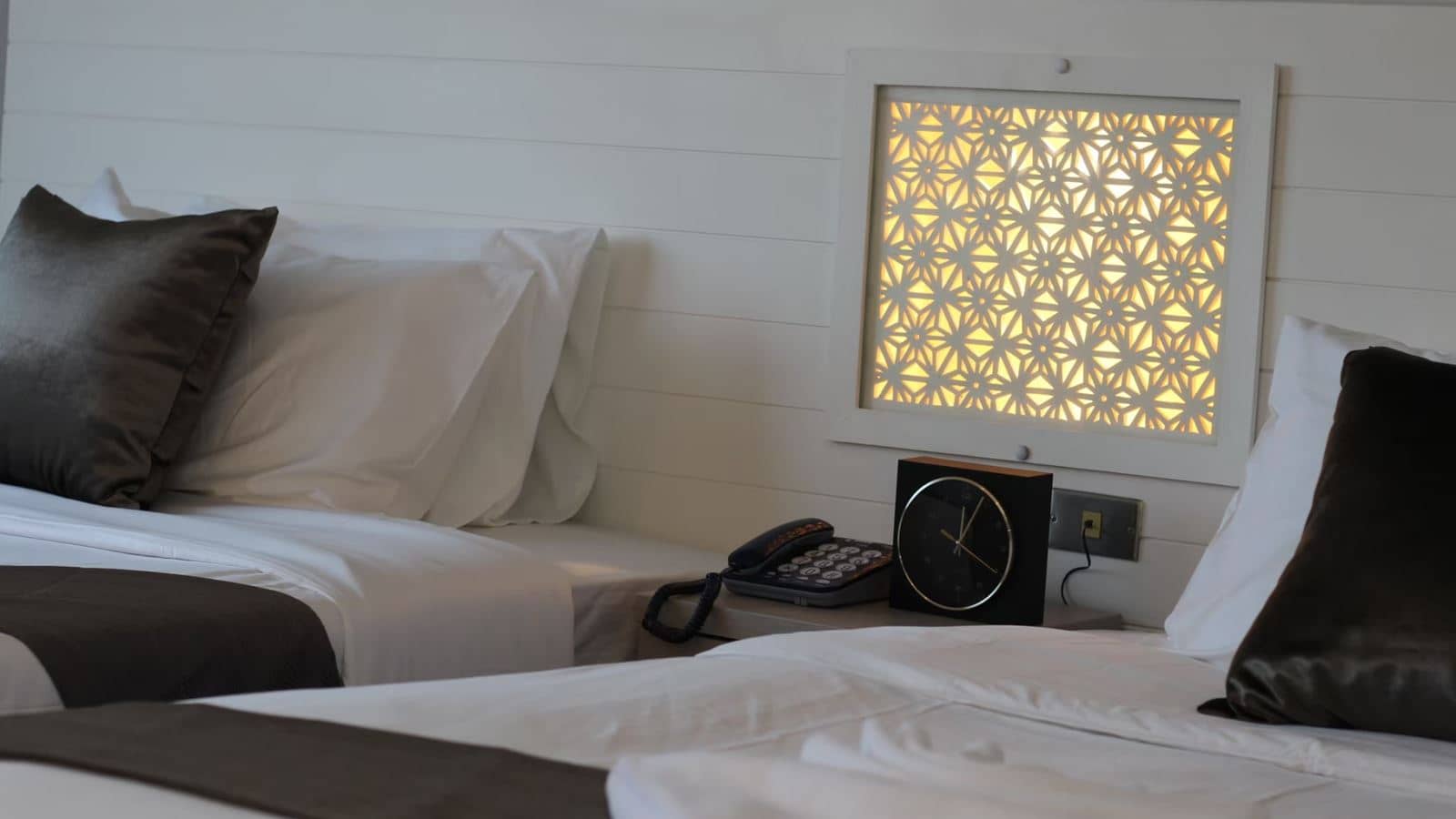 rooms-deluxe-room