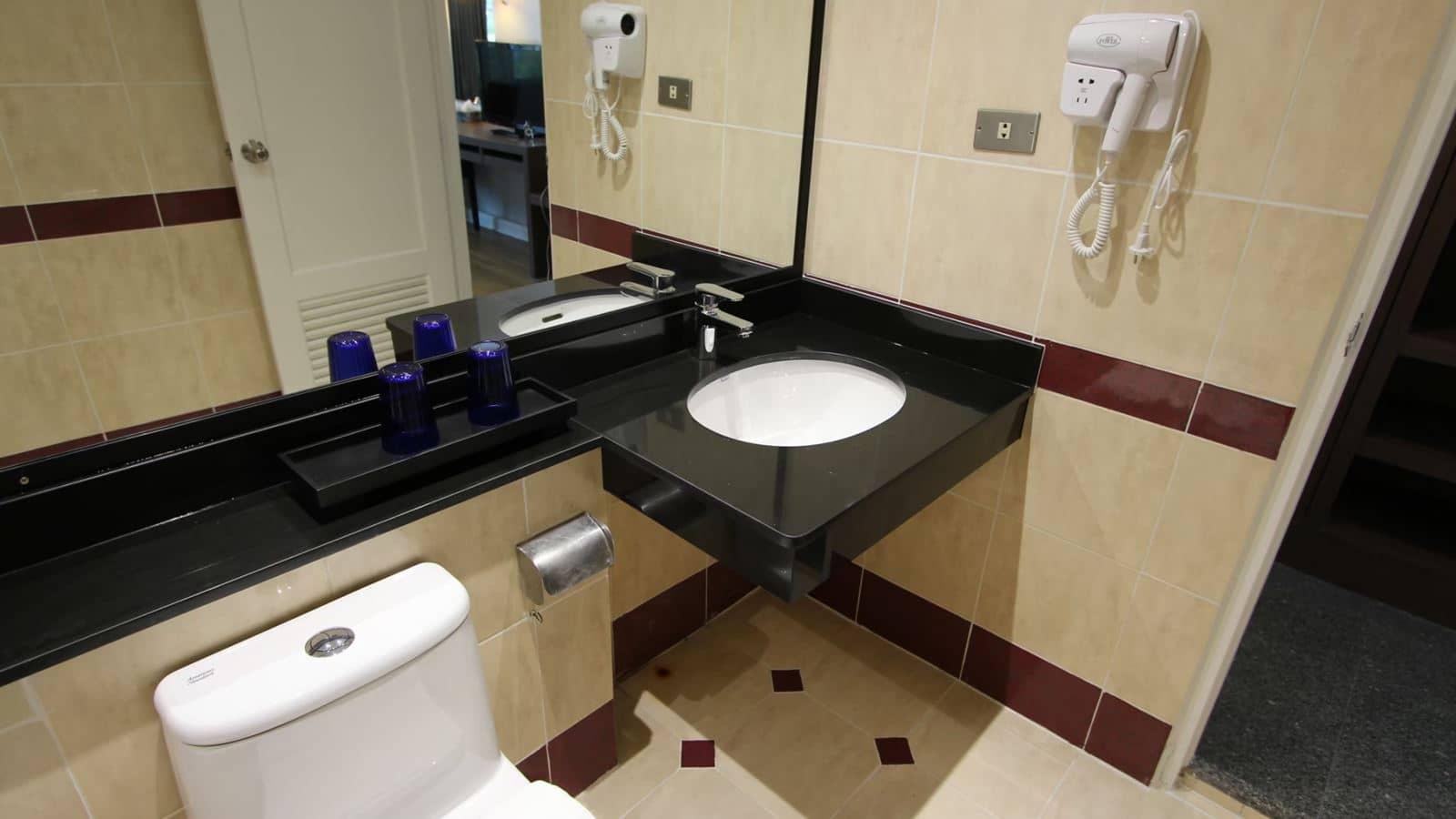 rooms-deluxe-room