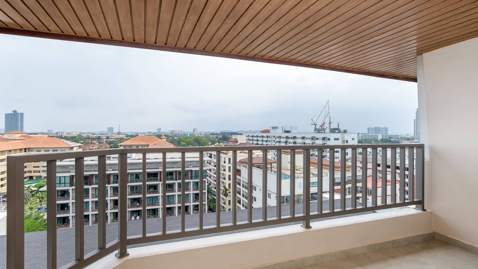 rooms-deluxe-city-view-room