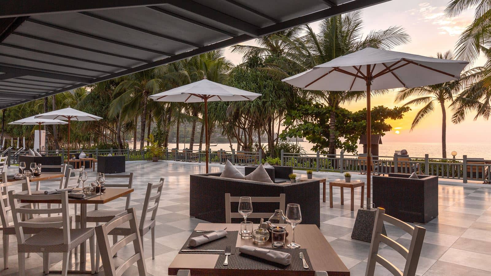 restaurants-restaurant-by-the-sea