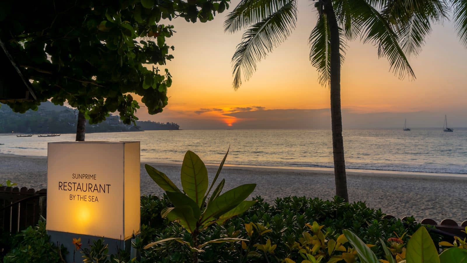 restaurants-restaurant-by-the-sea